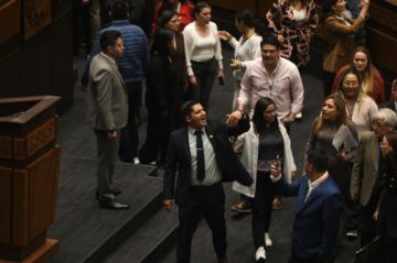 Diputados de cuatro fuerzas políticas rechazan reelección de Roberto Castro