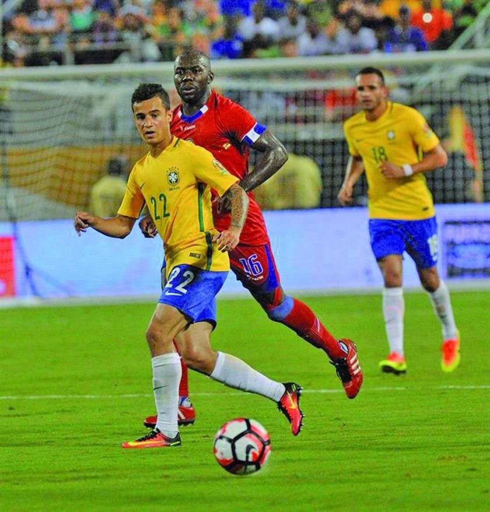 Brasil asume la punta del grupo B