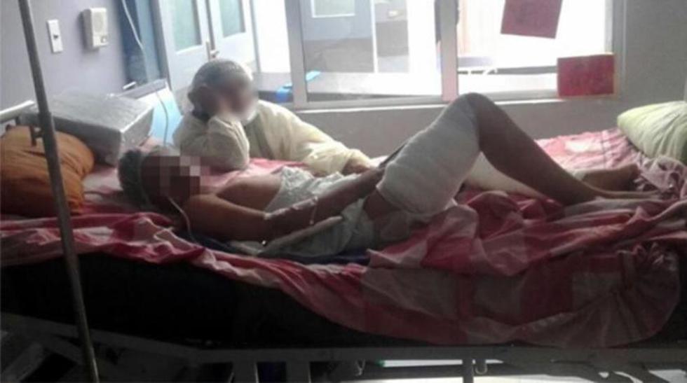 Detienen a padres acusados de quemar con gasolina a su hijo de 12 años
