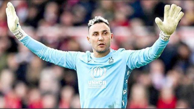 Navas debuta con victoria en el Nottingham inglés