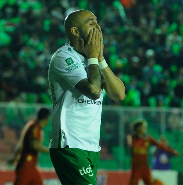Oriente Petrolero empató y sigue en zona de descenso directo