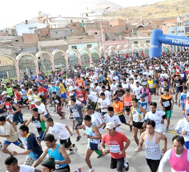 Más de 7.000 atletas compiten en la carrera pedestre “5 K”