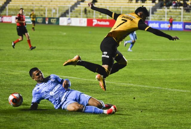 The Strongest se adueña de la cima con un final vergonzoso de parte de los hinchas