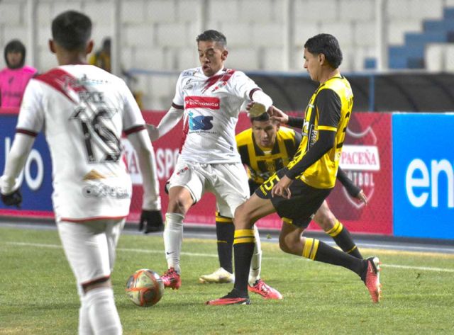 Nacional reta a Universitario con la meta de salir del fondo