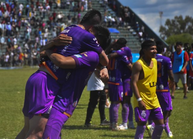 Real Potosí y San Juan FC luchan por subir a la División Profesional