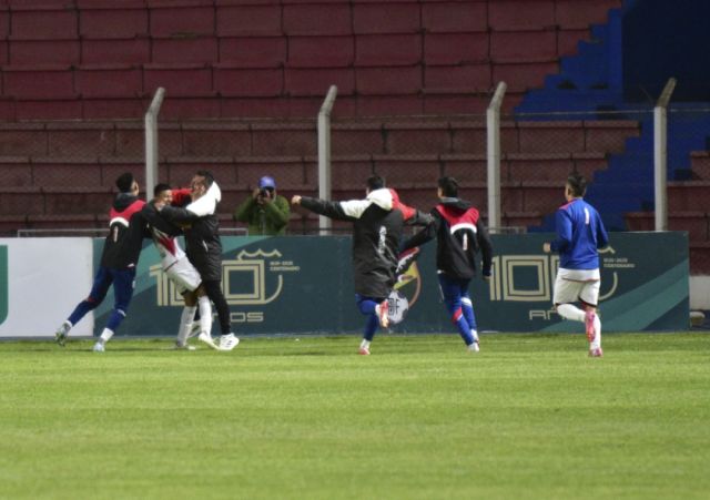 Nacional Potosí vuelve a vencer a The Strongest para acercarse a la Libertadores