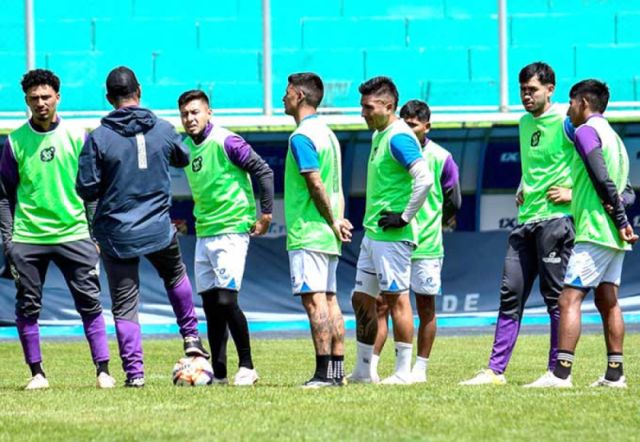 Dirigencia evaluará a Ferreira tras los partidos de repechaje