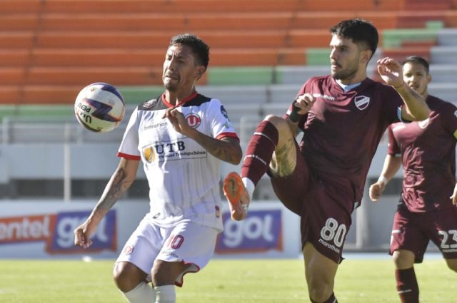 Universitario aumenta la crisis de Bolívar