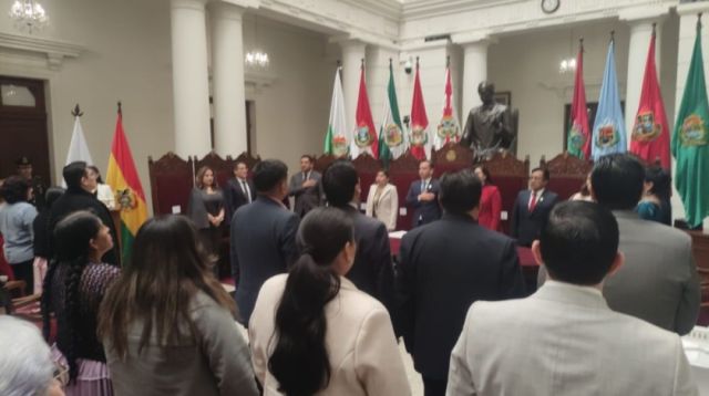 El presidente del TSJ dijo : Bolivia debe resolver sus conflictos con leyes  y no con violencia