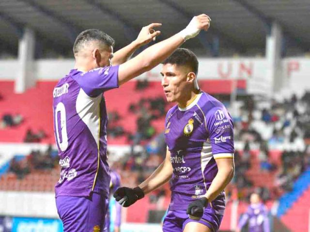 Real Potosí golea 5-0 a San Antonio Bulo Bulo