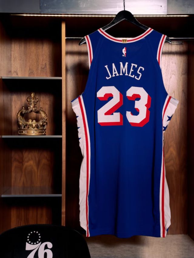 LeBron James firma su 24 temporada con Philadelfia 76ers