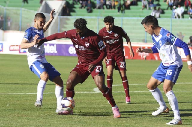Bolívar vence a GV San José con un penal en el reencuentro de Batallini con las redes