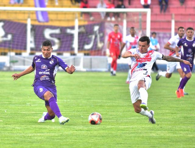 Real y Nacional chocan en un duelo a muerte