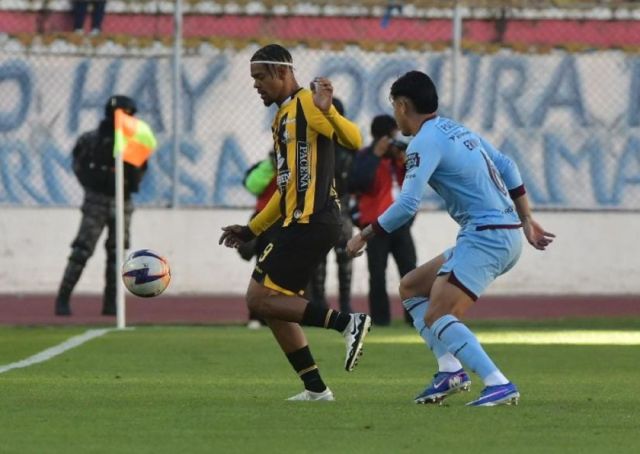 The Strongest y Bolívar no pasan del empate en el clásico paceño