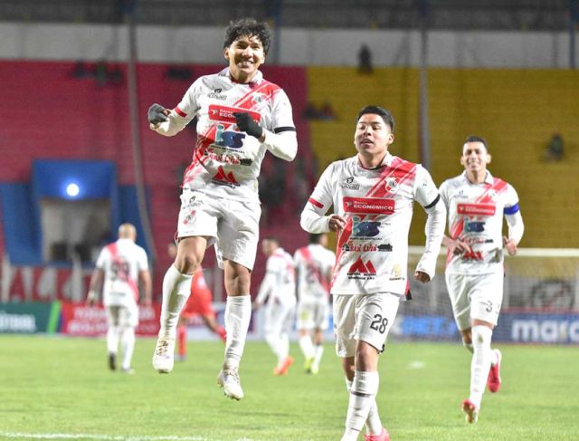 Nacional visita a Tomayapo en busca de la clasificación