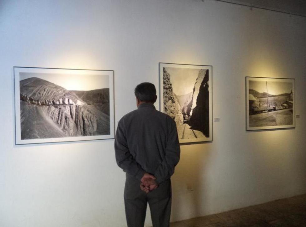 Abre muestra de Simón I. Patiño