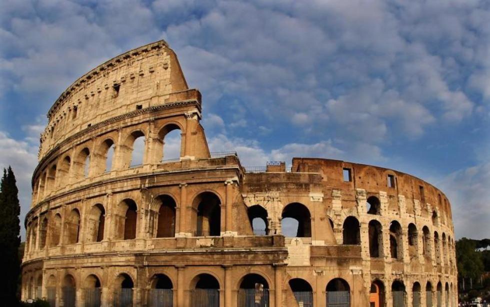 Italia invertirá para devolver la arena al Coliseo