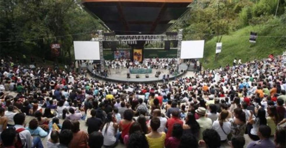 La poesía enseña a combatir violencia