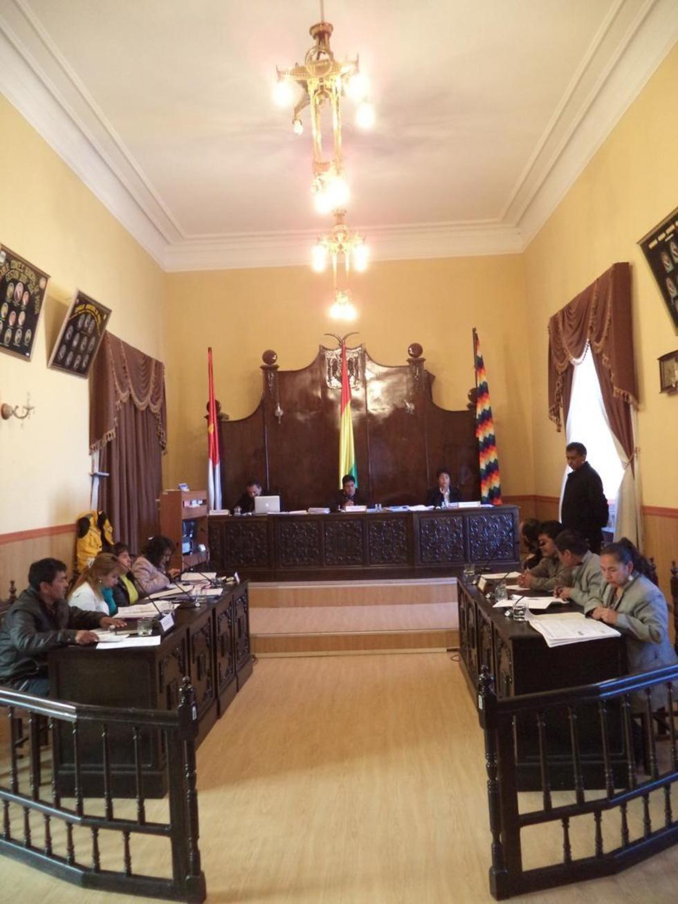 Aprueban recursos para el colegio Arce