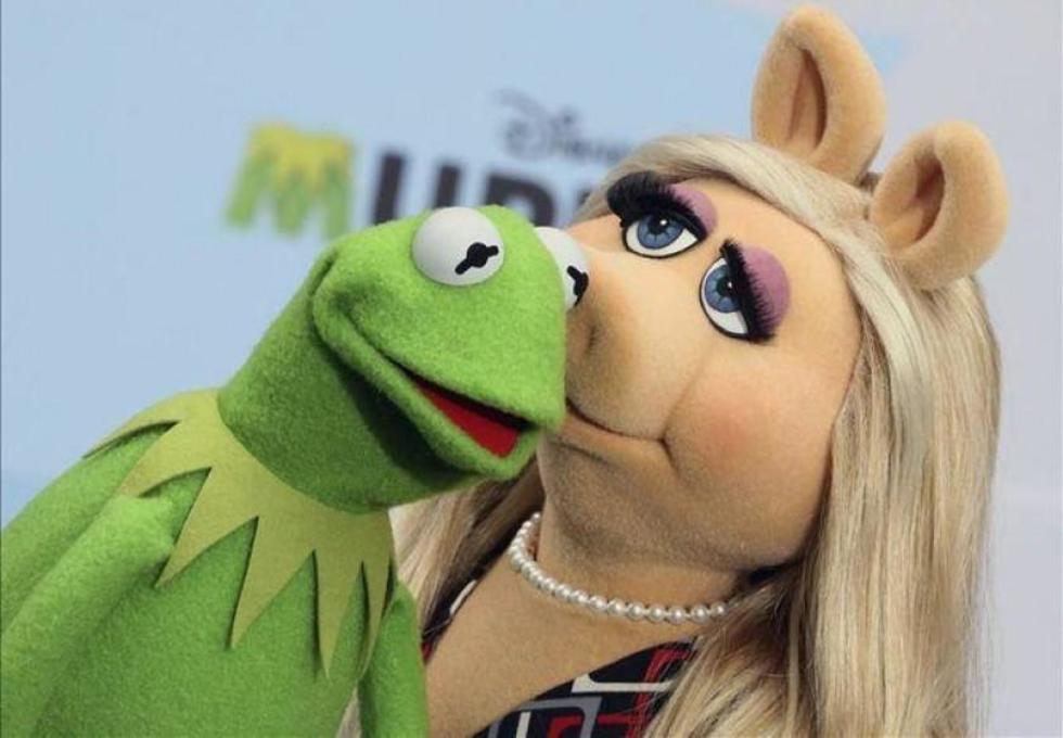 Peggy rompe con la rana  René al iniciar un programa