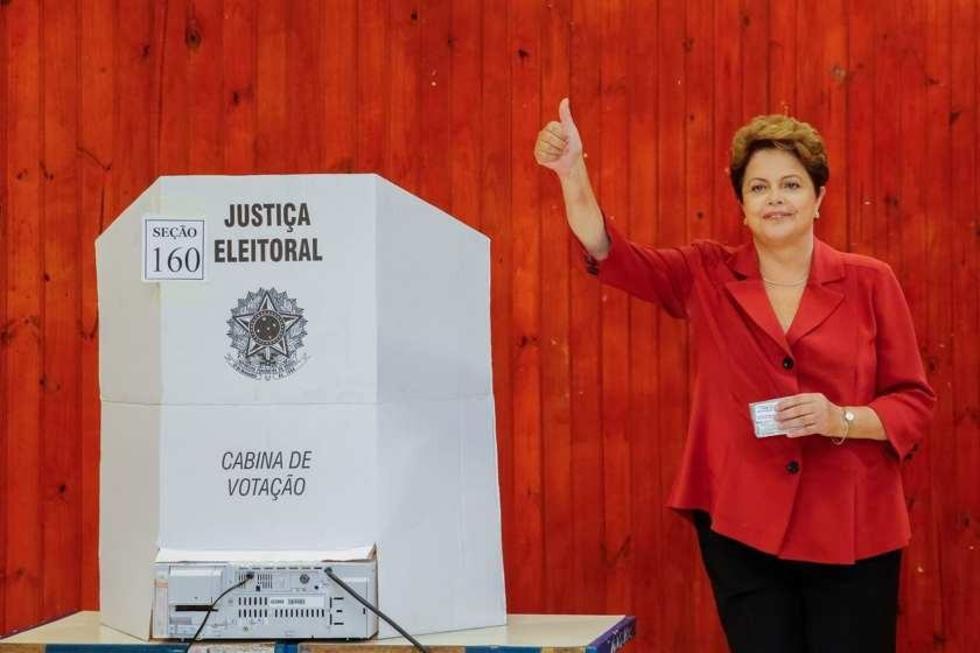 El respaldo a Rousseff cae más y dos partidos dejan alianza política
