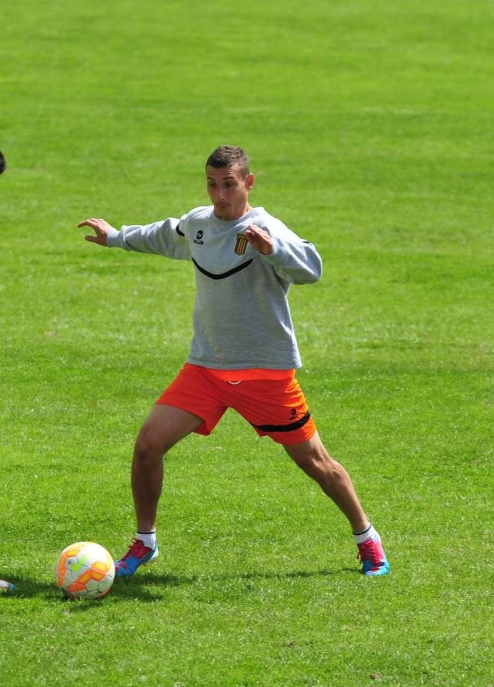 El tigre va por su primera presa 