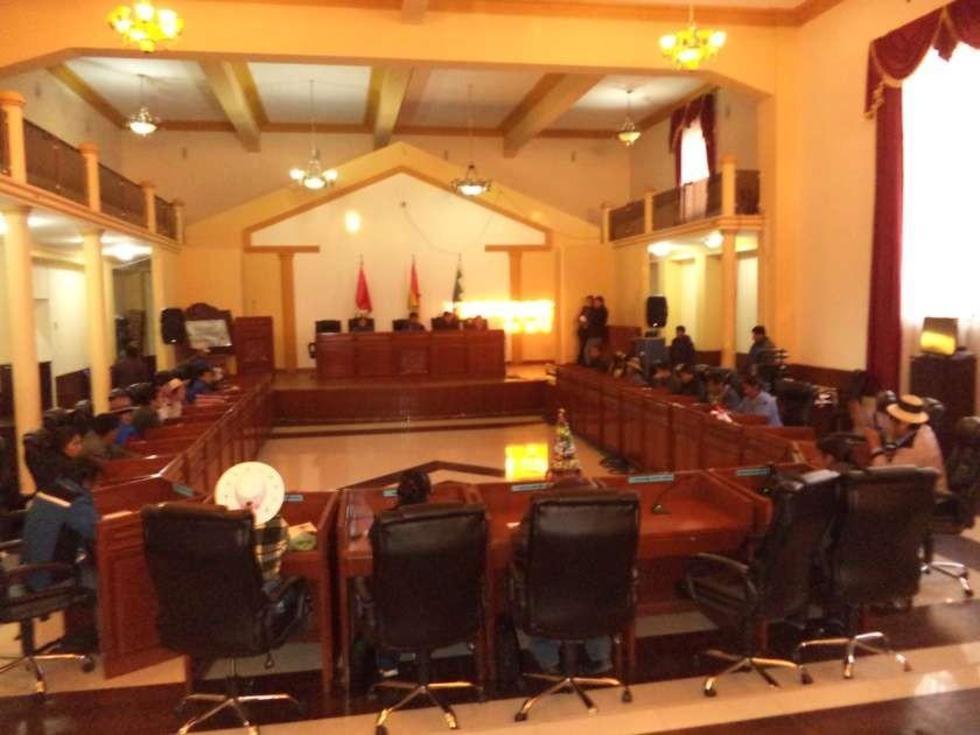 Asamblea Legislativa sigue con la difusión del estatuto