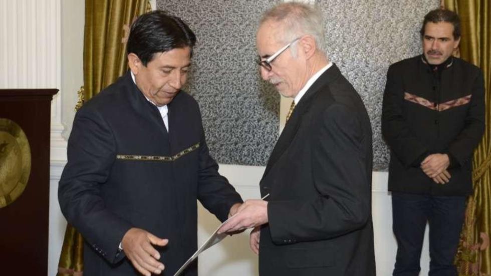 Armando Loaiza dimite al cargo de embajador por dichos de Morales