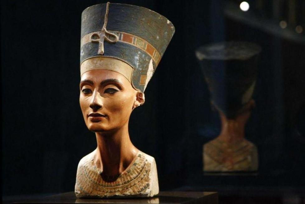 Arqueólogo asegura haber  hallado tumba de Nefertiti