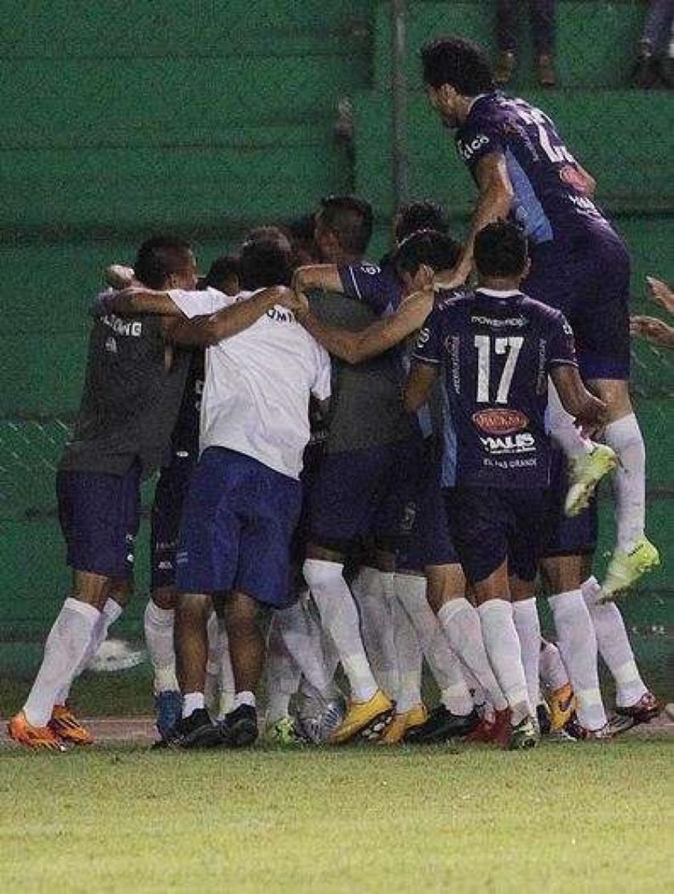 Blooming quiere estrenar su título con una victoria 