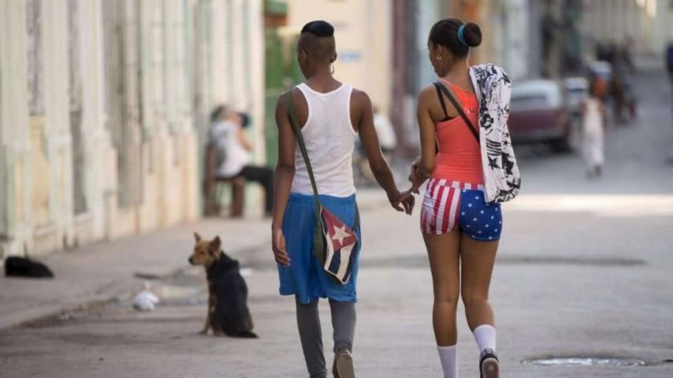 Los cubanos ya se visten con la bandera de EE.UU.
