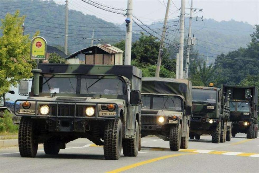 Norcorea despliega submarinos militares y continúa el diálogo 