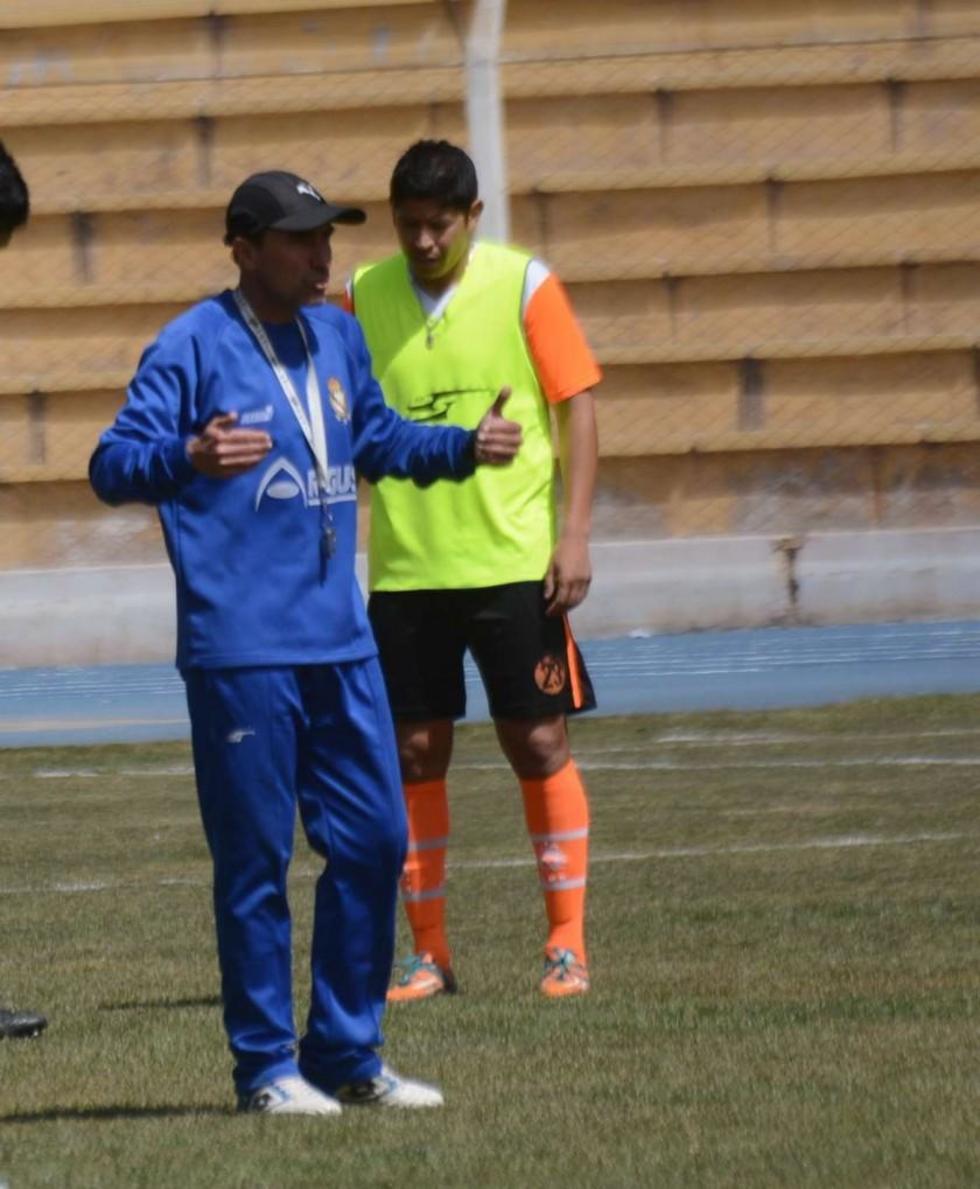 Dirigentes de Real deciden ratificar como técnico a Rossi