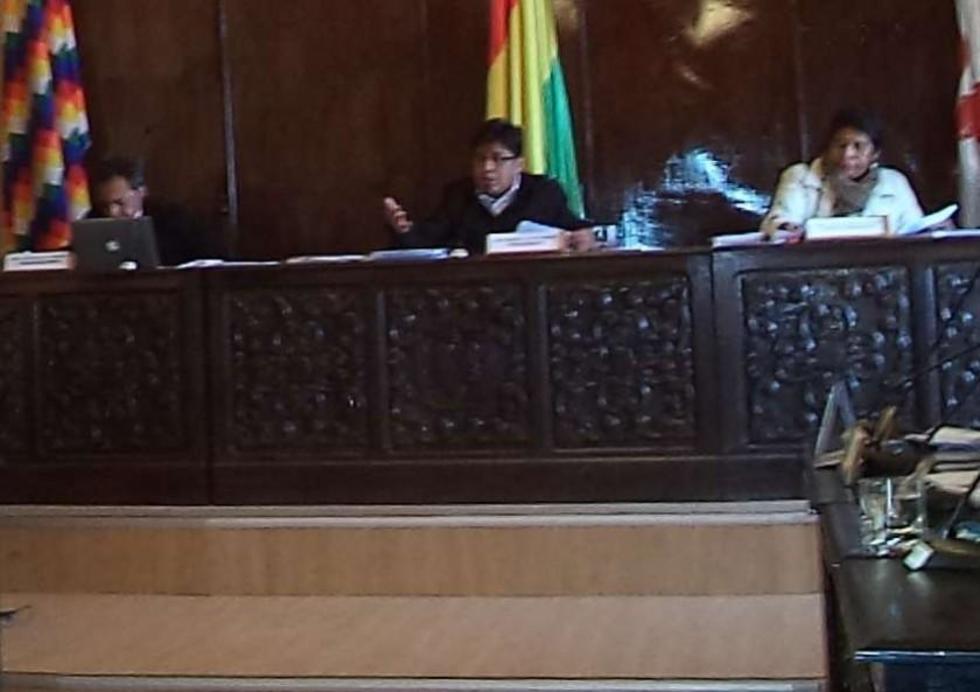 Denuncian estado de ebriedad de concejales en un viaje a Quillacollo