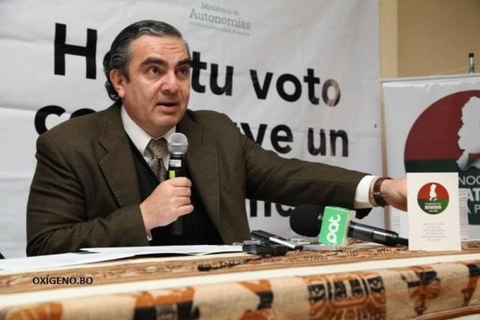 Gobierno advierte con quitar personería a ONG