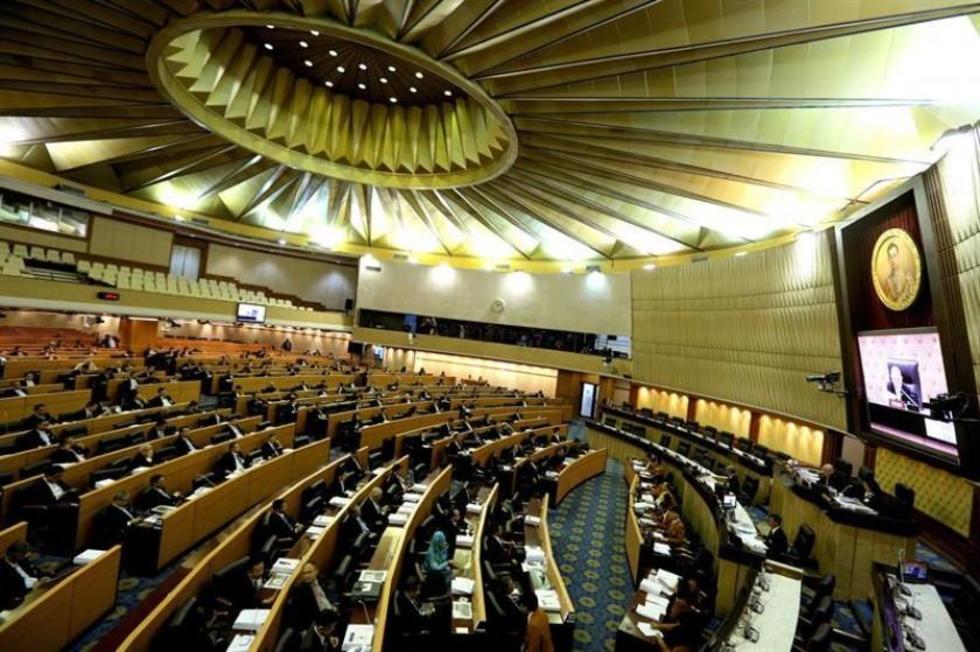 Tailandia rechaza sus reformas y frena regreso a la democracia