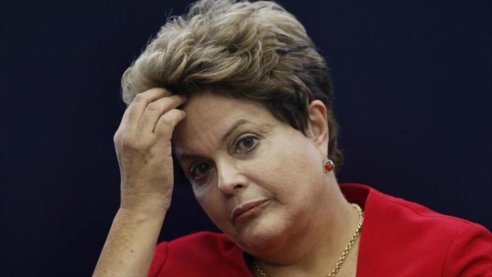 Ministro pide investigar su gestión con Dilma Rousseff