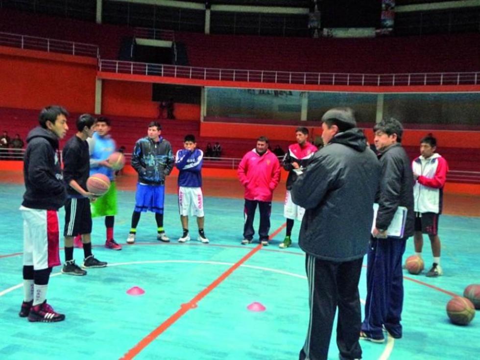 La vieja casona presenta al equipo que  jugará en la Libobásquet