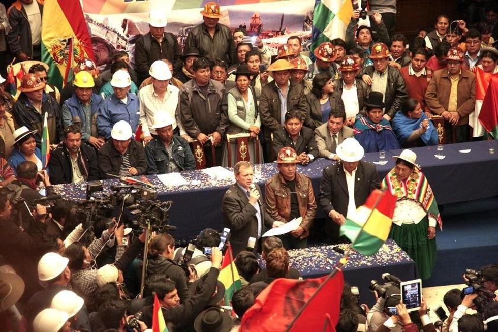 Organizaciones sociales entregan a la Asamblea propuesta de repostulación de mandatarios