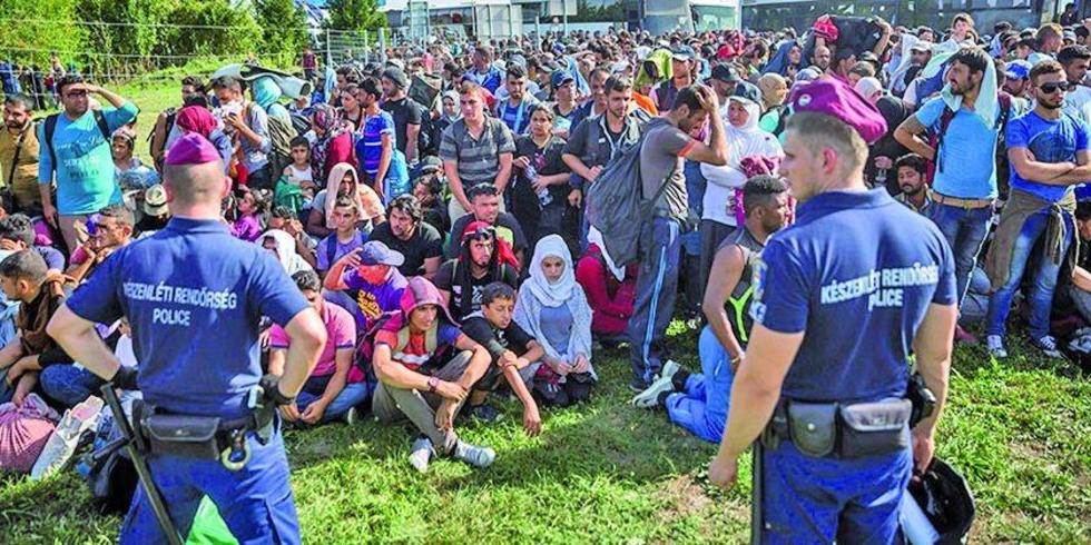 Una Croacia desbordada dirige a los refugiados a la frontera de Hungría