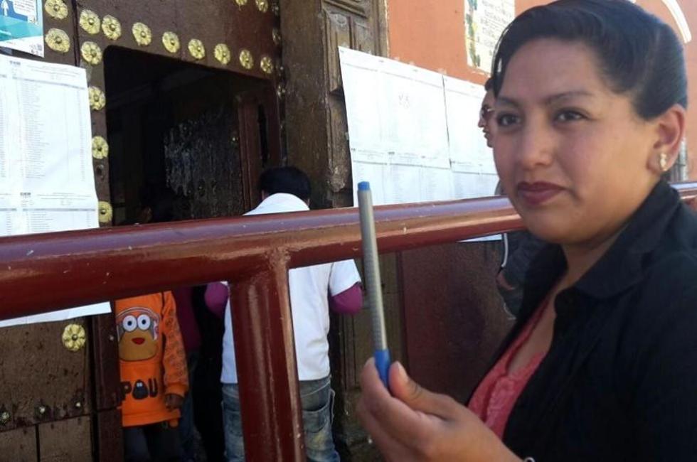 Jurados electorales impiden a una ciudadana en Potosí votar con su propio bolígrafo 