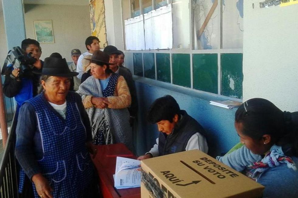 Defensor lamenta deterioro democrático por referendos sin información y limitantes de la libre expresión 