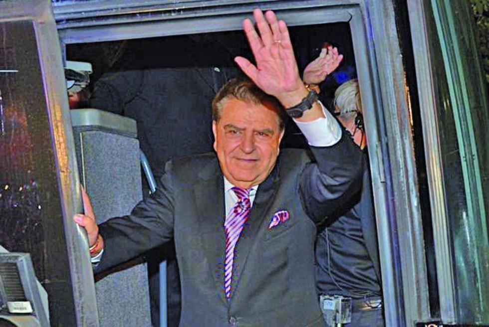Obama envía un mensaje  por viveo a Don Francisco