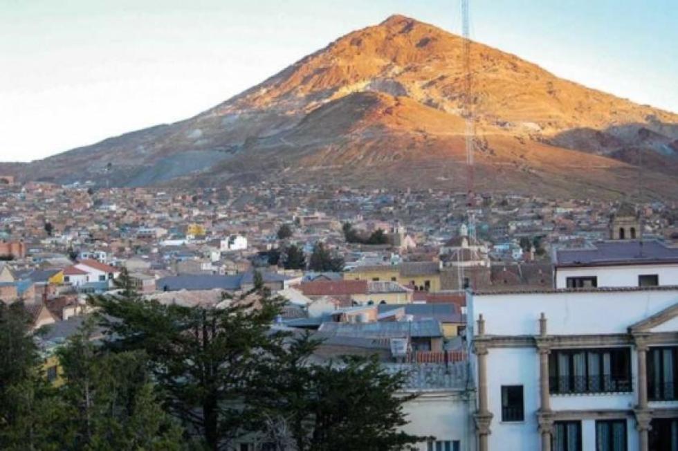 Los concejales municipales anuncian que visitarán el Cerro Rico de Potosí 