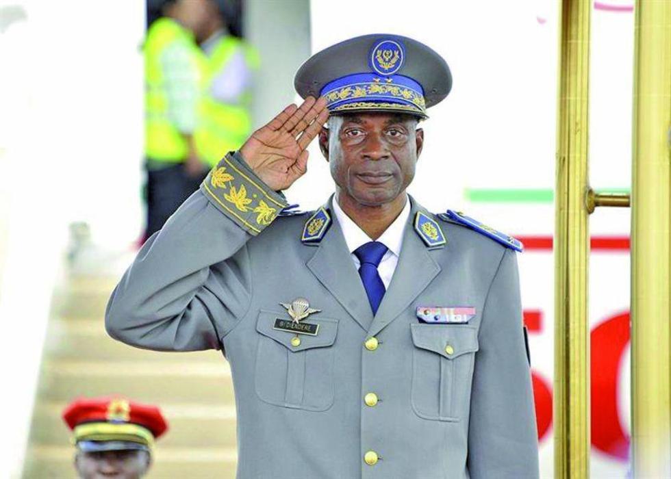 Los golpistas en Burkina Faso garantizan devolver el poder