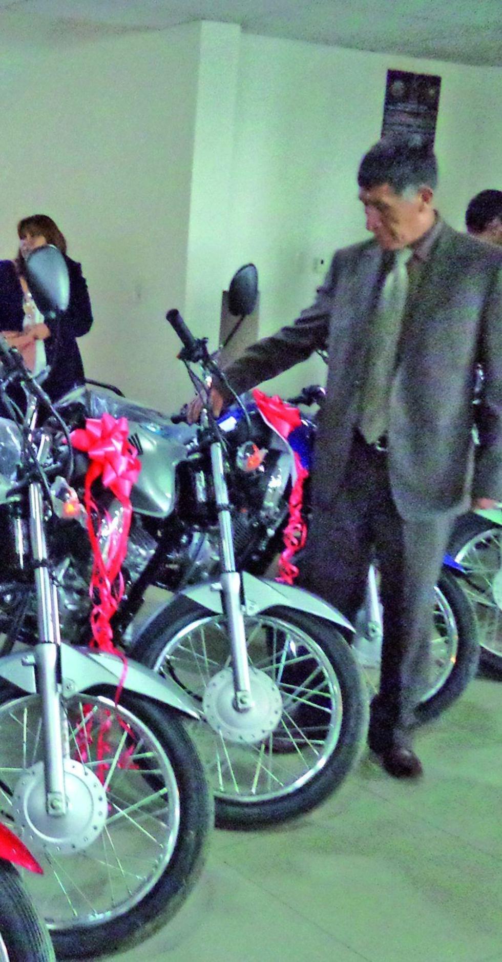 Entregan autos y motos al Tribunal de Justicia Potosí