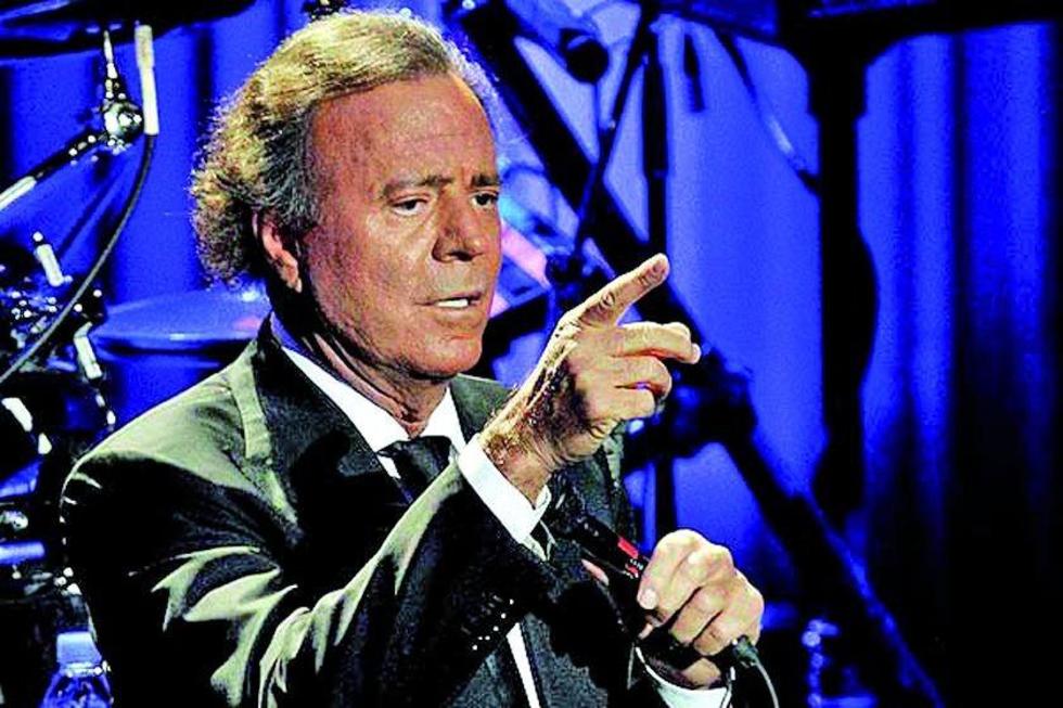 Julio Iglesias homenajea a México con último disco