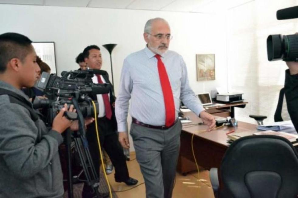 Carlos Mesa viaja a Santiago para ser entrevistado en Televisión Nacional de Chile 