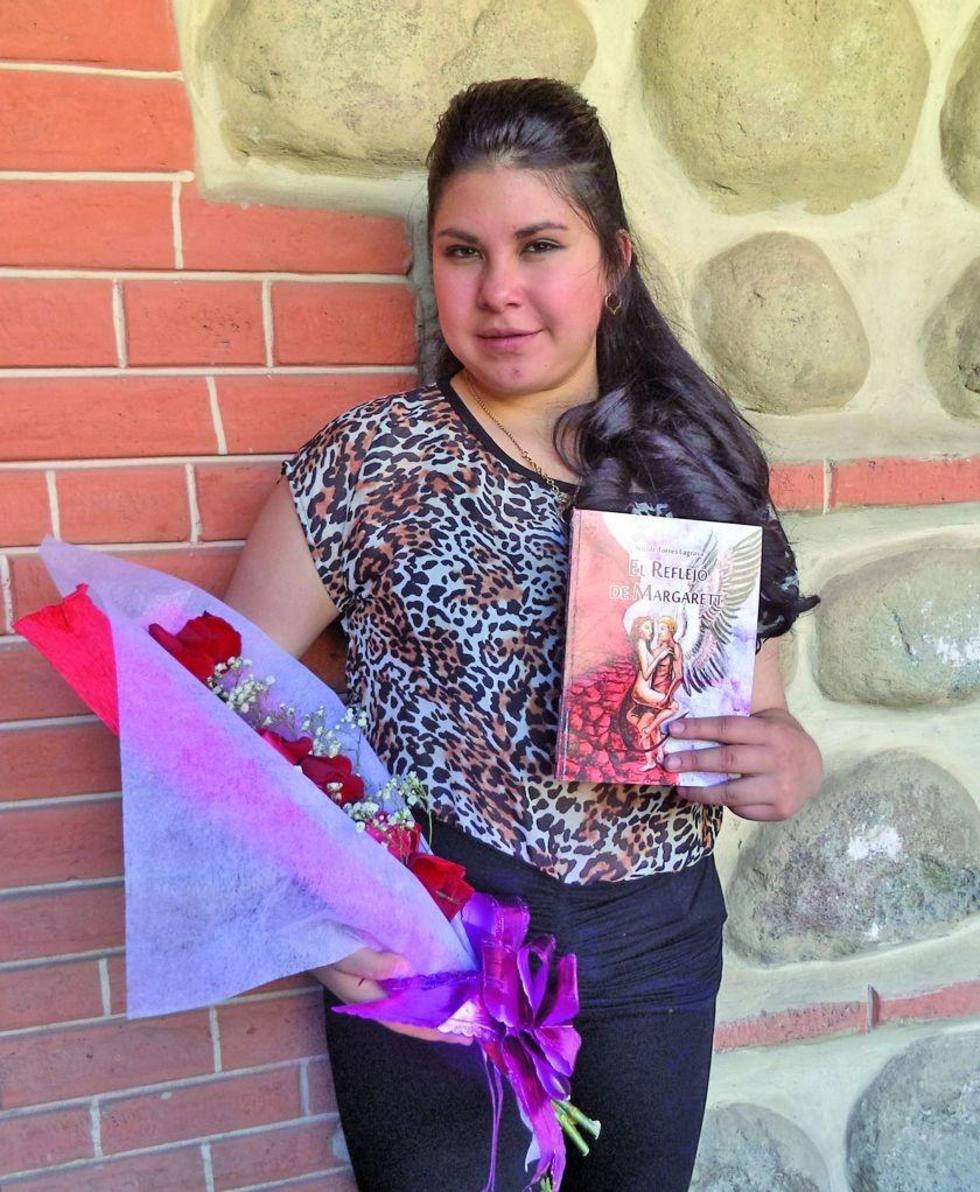 Presentan la novela de la estudiante Nicole Torres