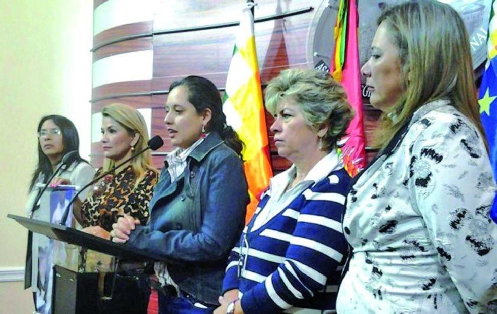Critican a senador del MAS por sugerencias a mujeres 